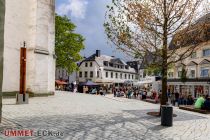 Rundgang Stadtfest Attendorn - Am Alter Markt gab Essenstände und die Bigge Energie Bühne. • © ummeteck.de - Silke Schön